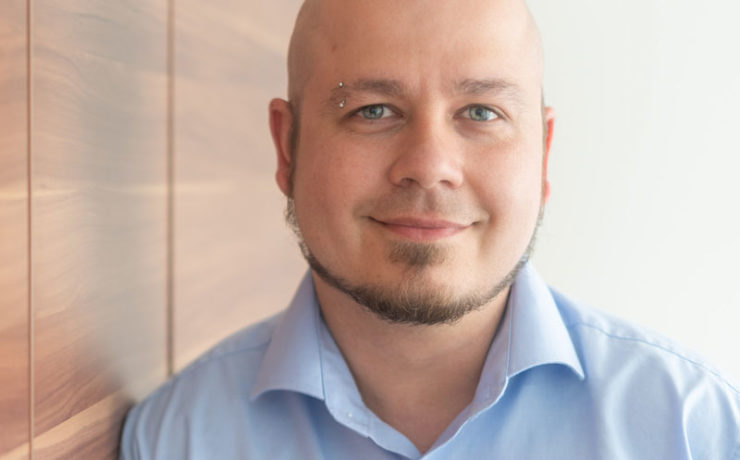 Lorent IT männlicher Mitarbeiter Portrait