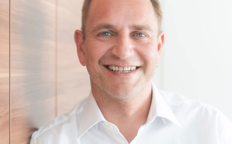 Lorent IT männlicher Mitarbeiter Portrait